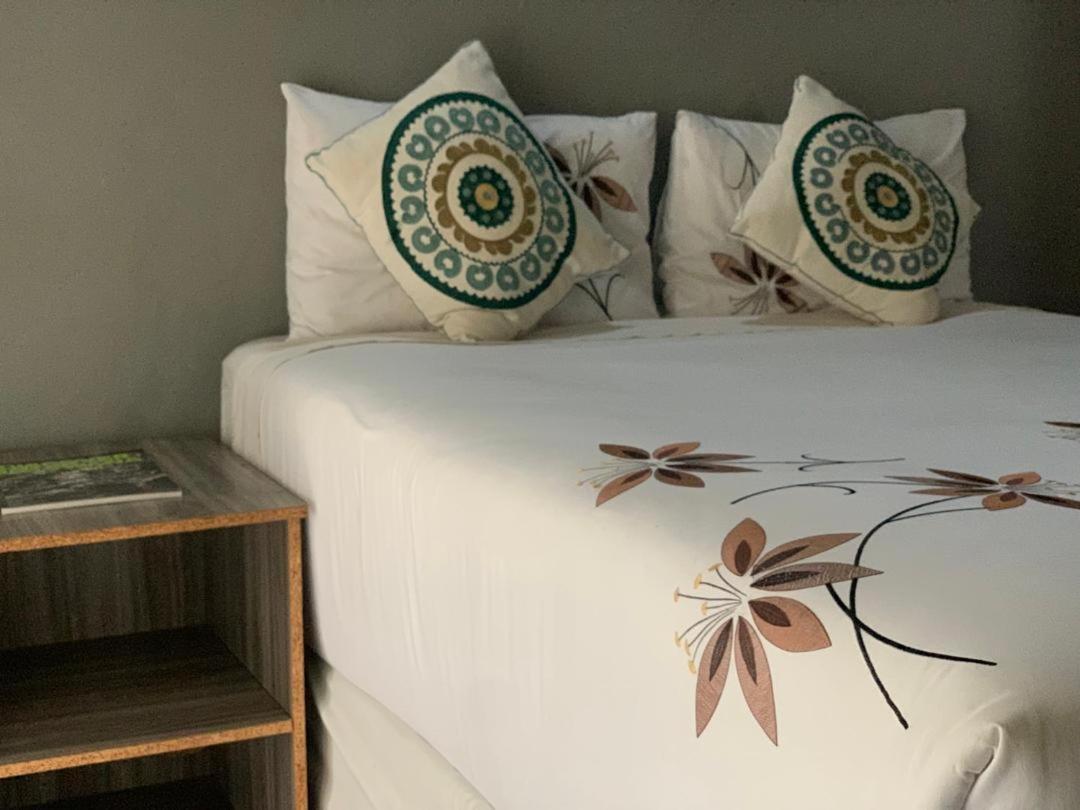 Jungle Breeze Home Stay Kasane Luaran gambar